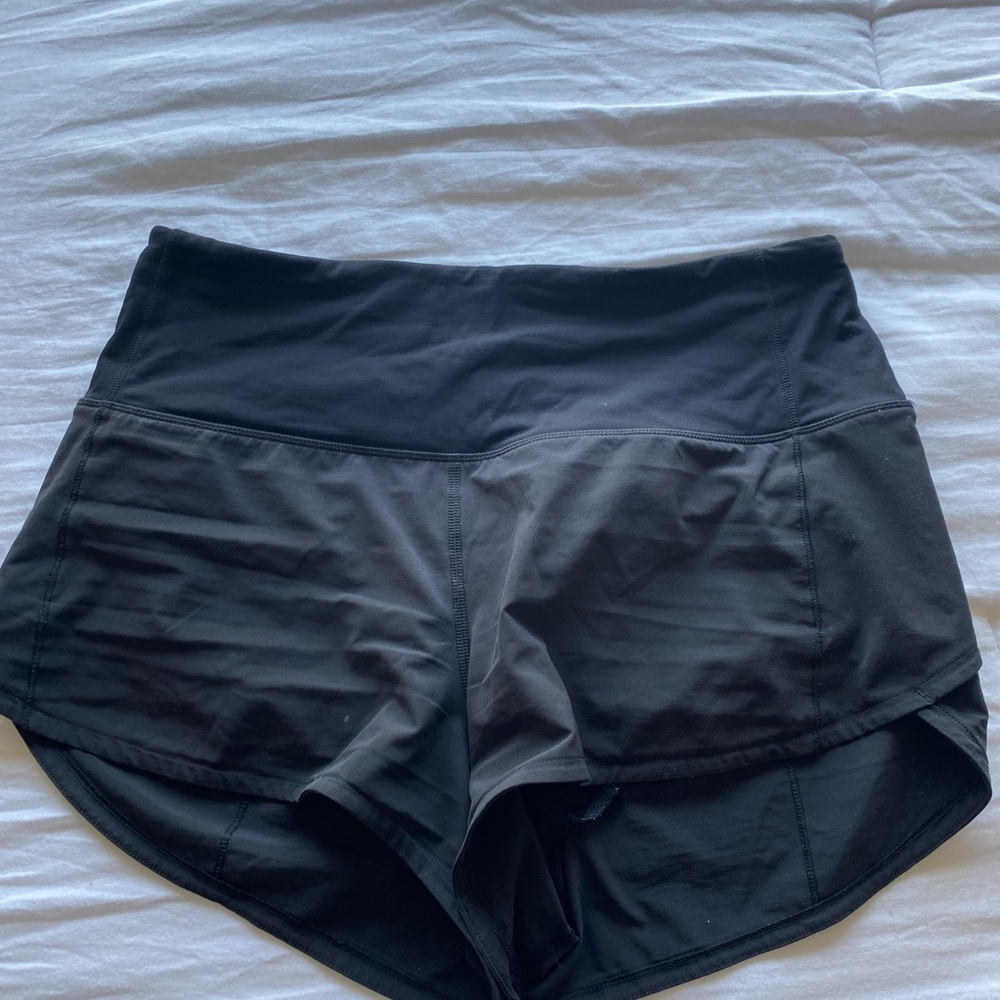 LuluLemon High Waisted Hotty Hot Shorts 2.5”